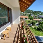 Holidey Villa *