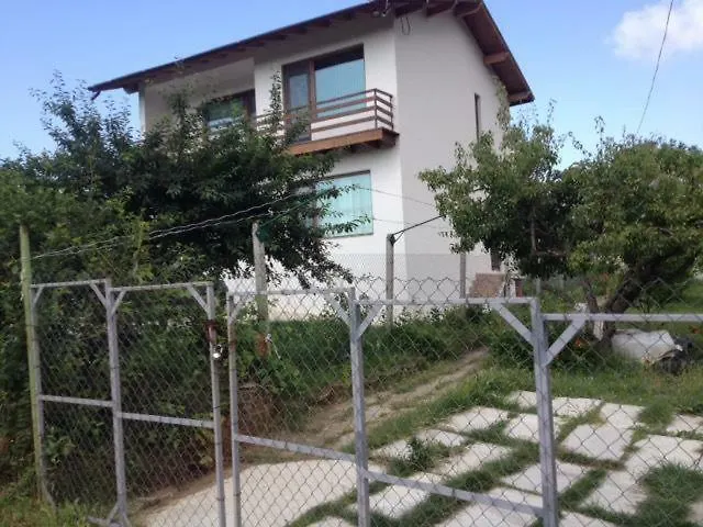 Holidey ヴィラ ヴァルナ